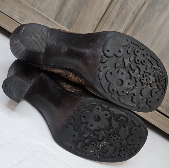 Mudd Tahara Women’s Vintage Y2K Brown Faux Leather Heeles Boots Size 8.5M - Picture 8 of 10